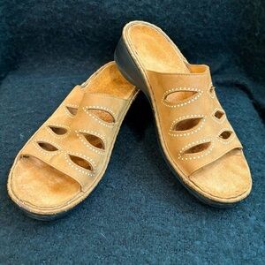 NAOT Sz 39 Slip On Leather Cut Outs Open  Toe Comfort Slides Sandals Shoes